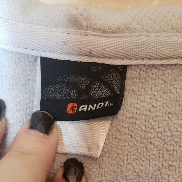 And1 Boy's warm up hooded jacket - Picture 3 of 6